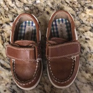 Carter’s size 6 baby/toddler shoes
